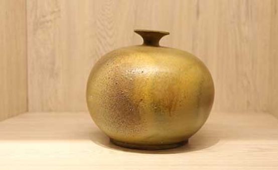  钦州最大的坭兴陶茶叶罐，又可作坭兴陶花瓶美观实用